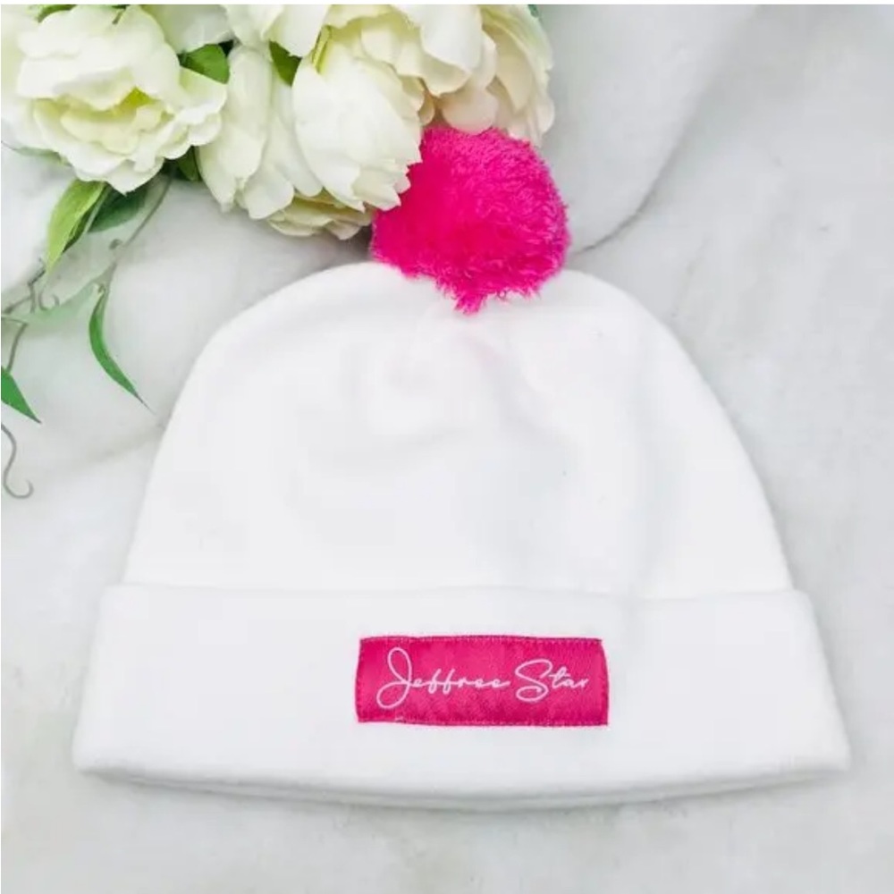 Jeffree Star Beanie Toque Pom Pom Winter Hat Pink Logo in Ivory Winter Cap - NEW